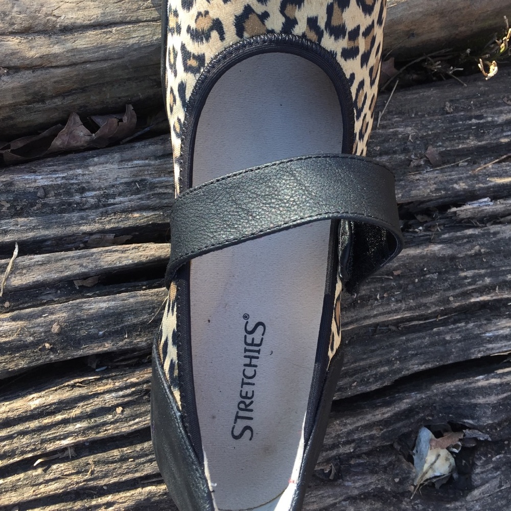 SOLD IN YARDSALE Comfy Stretchies Leopard print - Picture 3 of 8